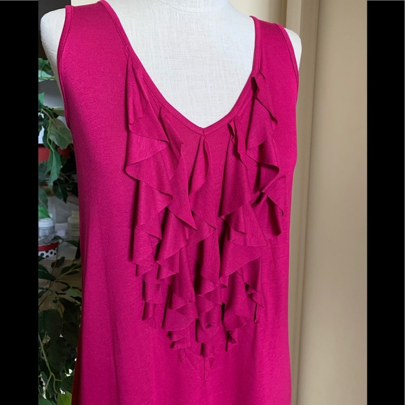 Beautiful fuchsia color top - Picture 1 of 8